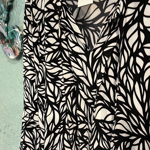 Nice blouse - Picture 2 of 3